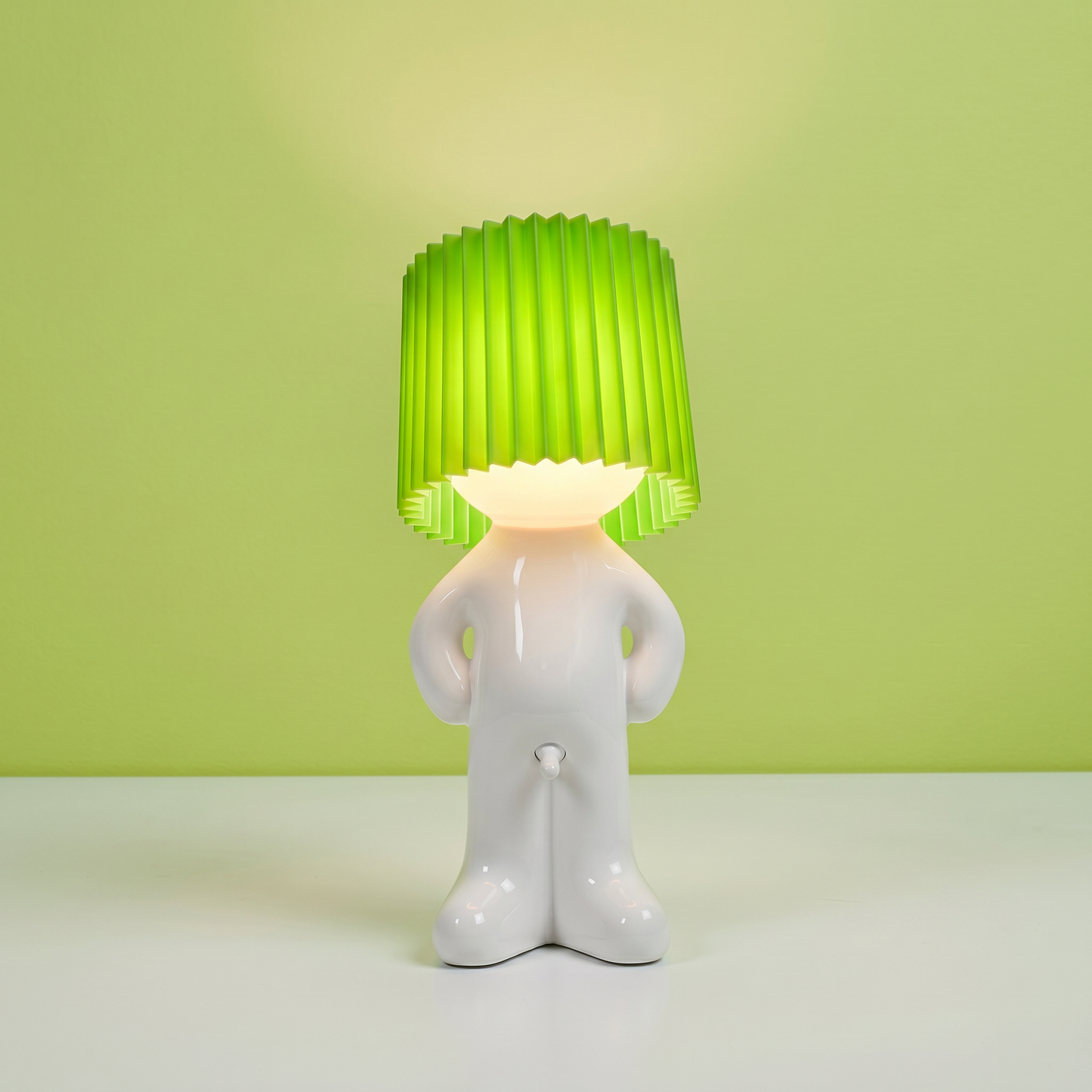 Verschönern Sie Ihr Zuhause mit dem verspielten Charme von Lampen-Larry!