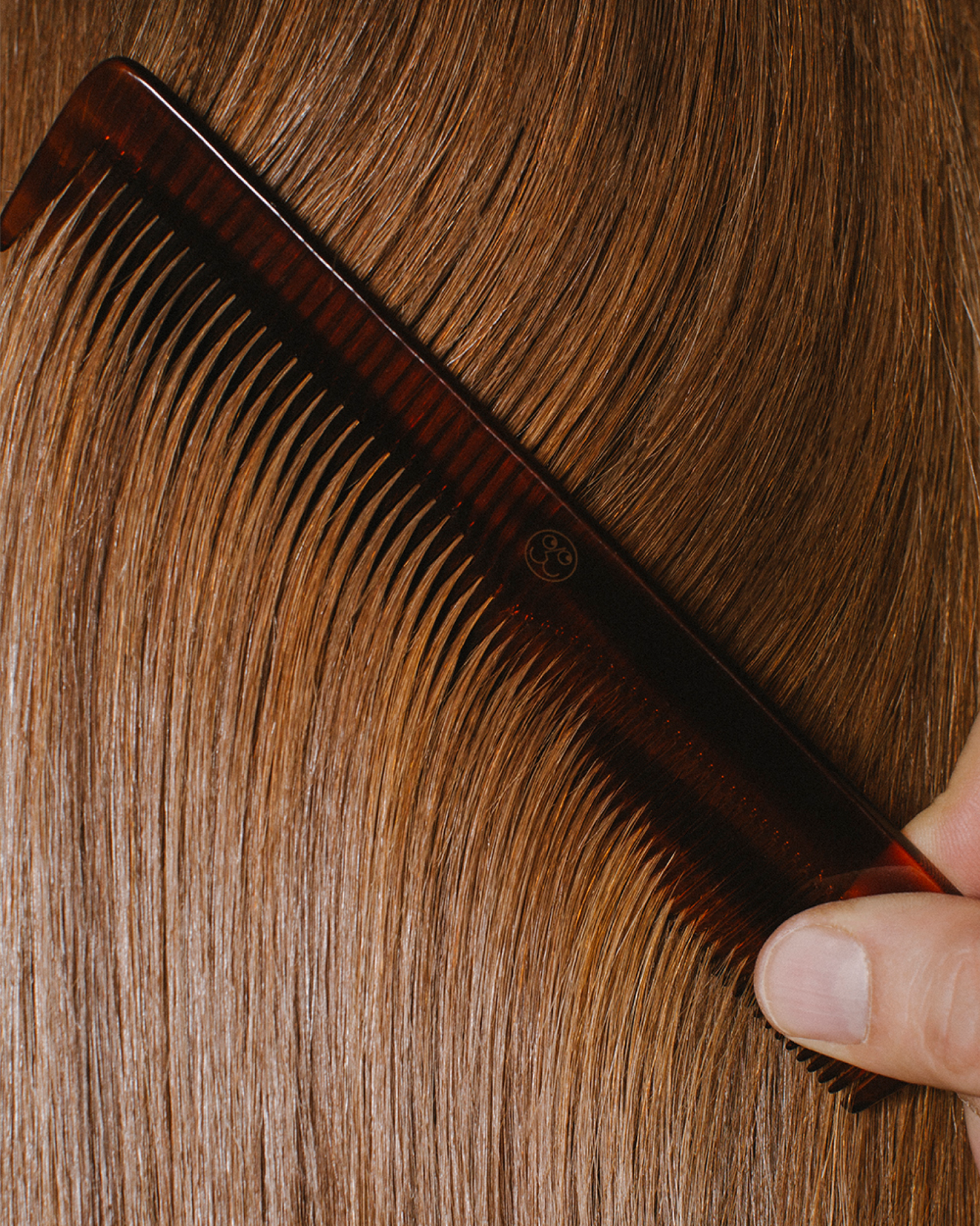 KeratinBoost™ Haarspray belebt geschädigtes Haar mühelos