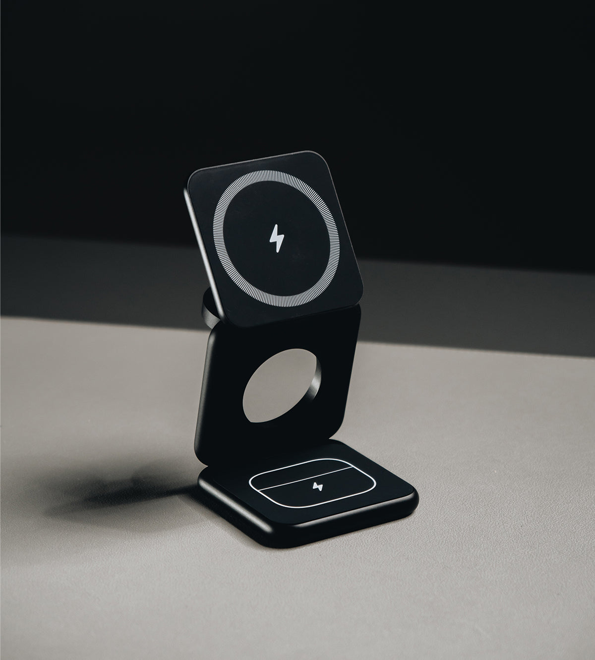 3-in-1 Wireless Charging Stand | Ordnung & Schnellladen