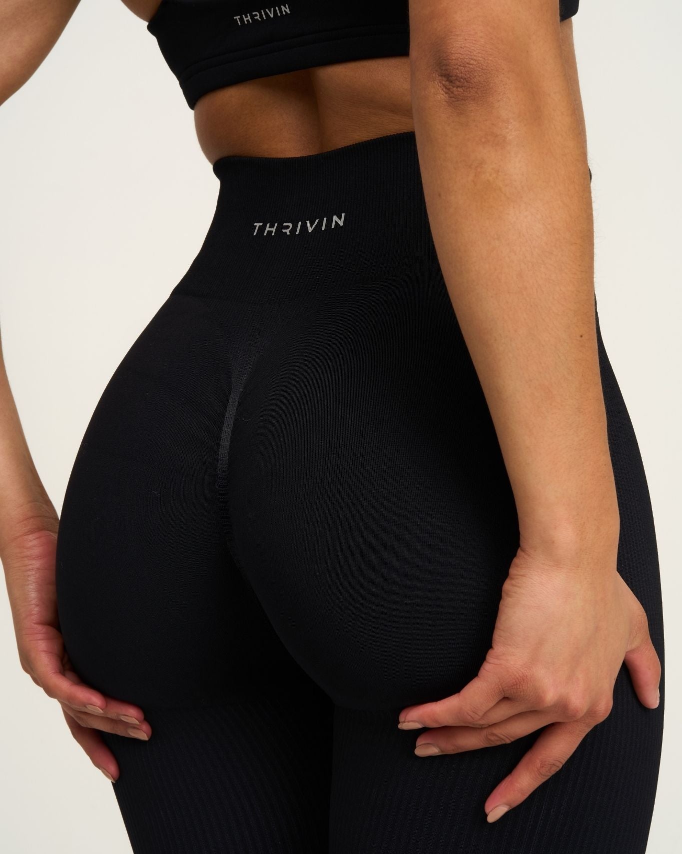 Elevate™ Leggings mit hohem Bund und Scrunch-Effekt | Nachtschwarz