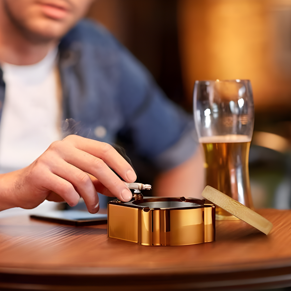 AshKeeper™ | Metall-Aschenbecher mit Feuerzeug