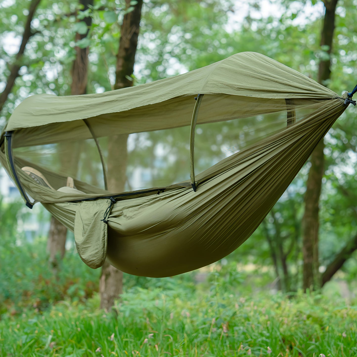 OutdoorRelax™ | Outdoor-Hängematte mit Moskitonetz und Sonnenschutz