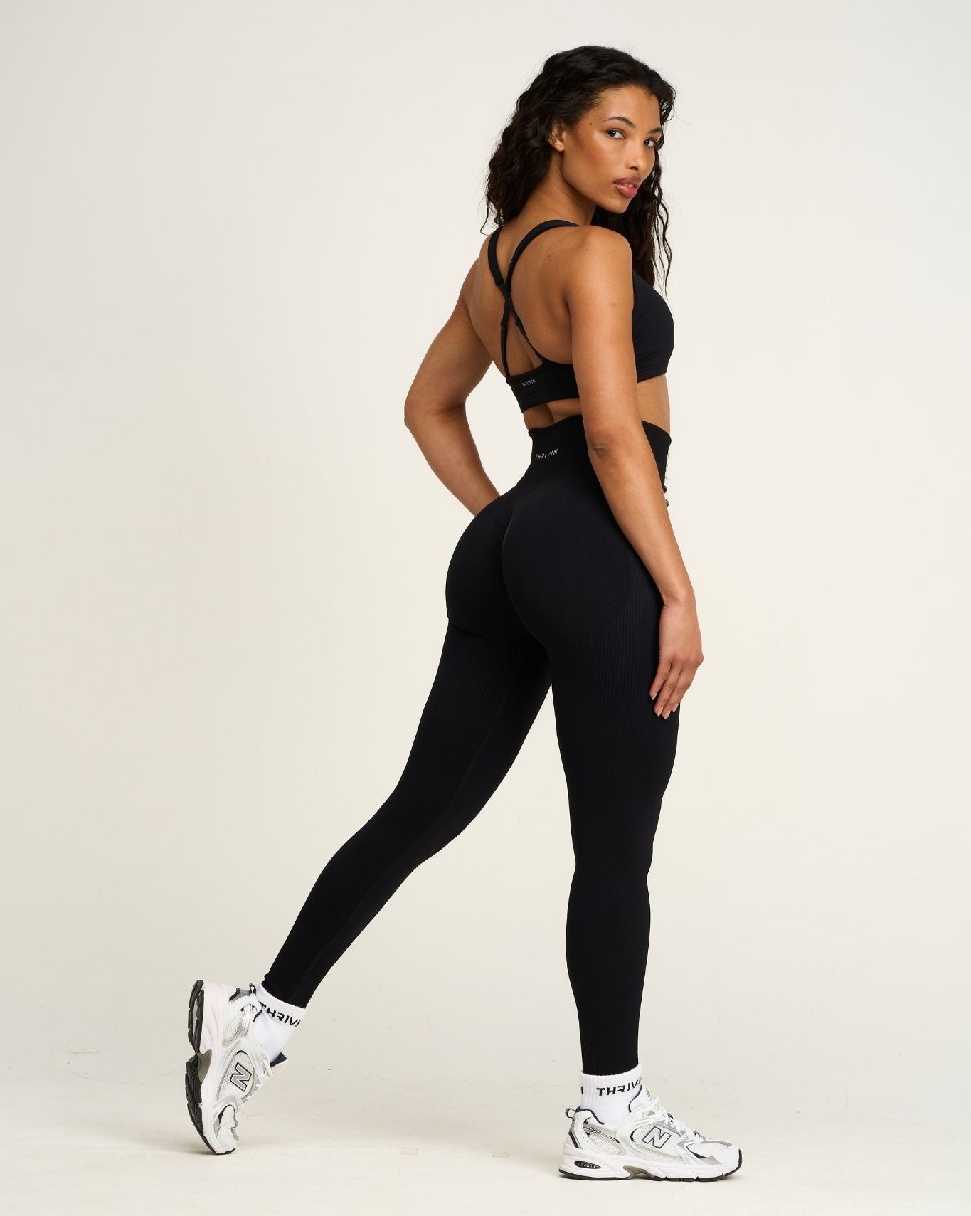 Elevate™ Leggings mit hohem Bund und Scrunch-Effekt | Nachtschwarz