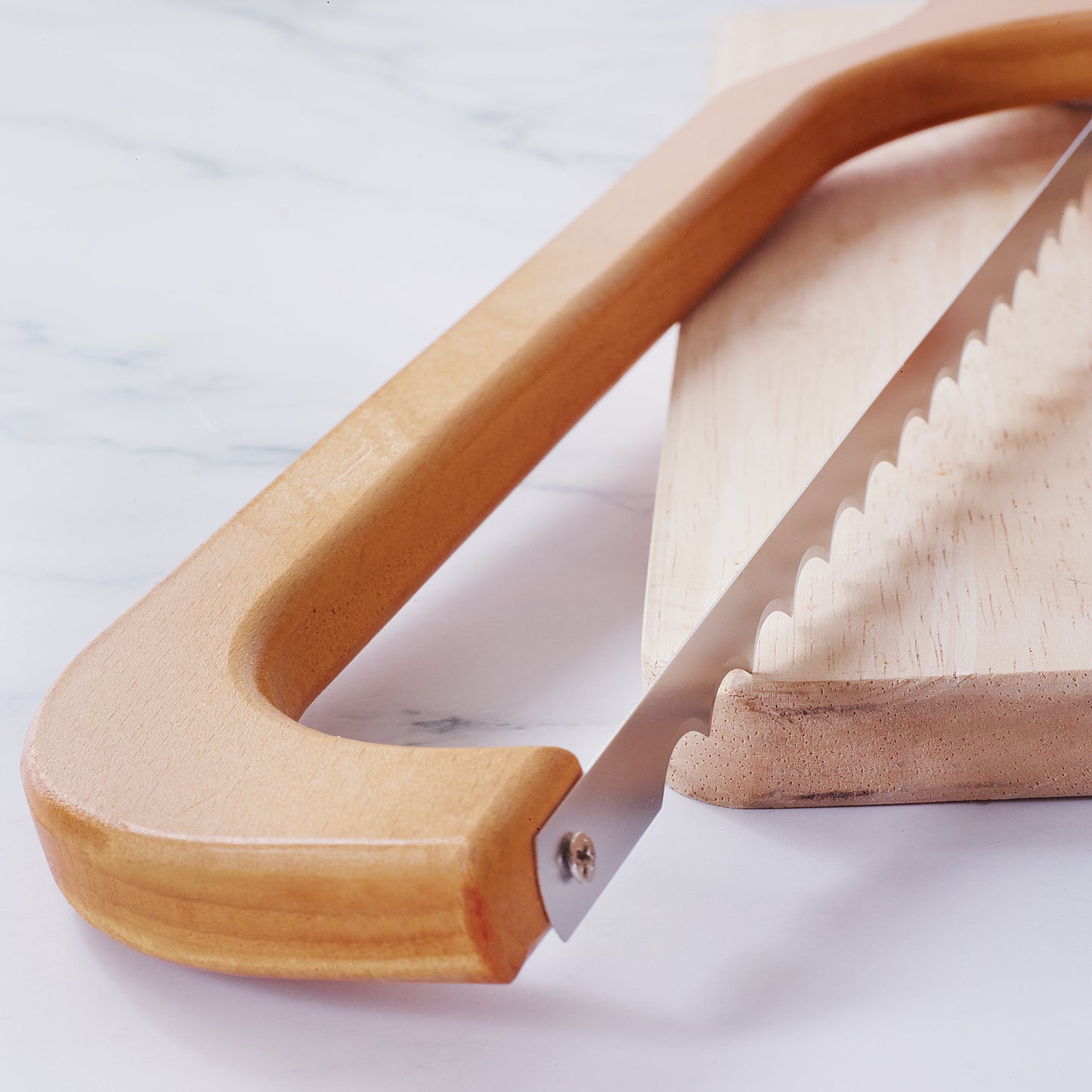 Breadly™ | Brotmesser mit Bogen
