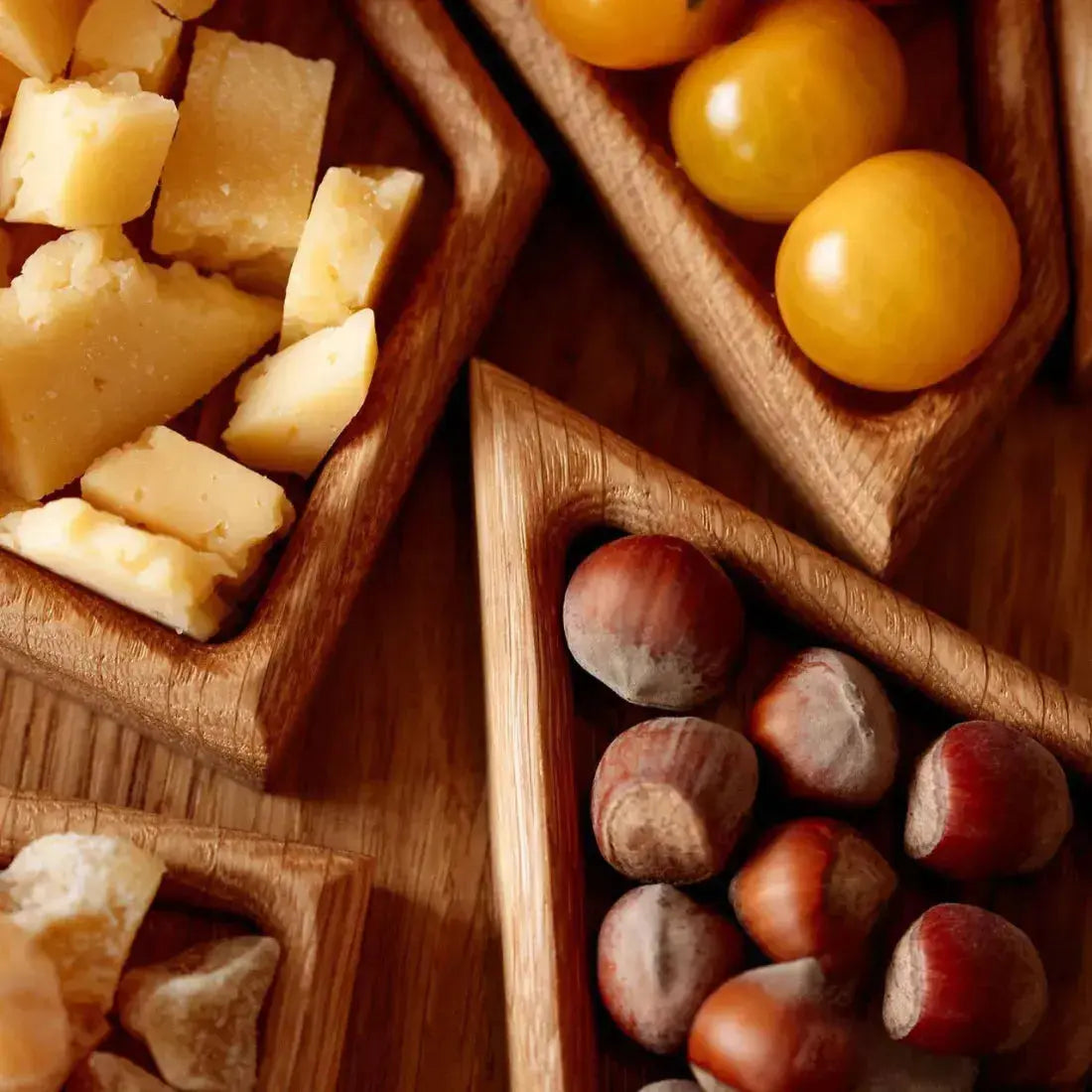 Holz-Serviertablett | Stilvolles Highlight für Ihre gemütlichen Genussmomente