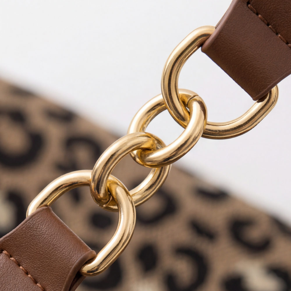 WildElegance™ | Leotard-Print Tote-Bag mit Goldketten-Detail