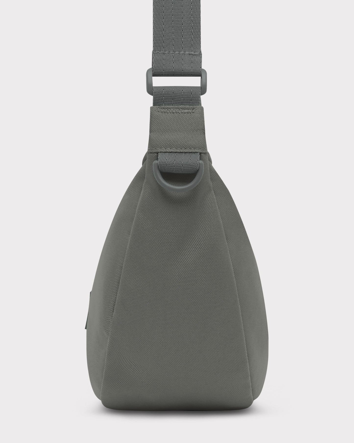 Die Ally Medium Half-Moon-Tasche sorgt für Ordnung bei den täglichen Essentials