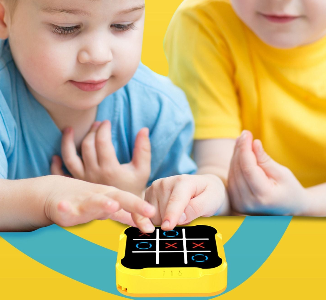 GameMaster™ Tic-Tac-Toe | Multifunktionelles Elektronisches Spielzeug – Spannung und Spaß für alle!