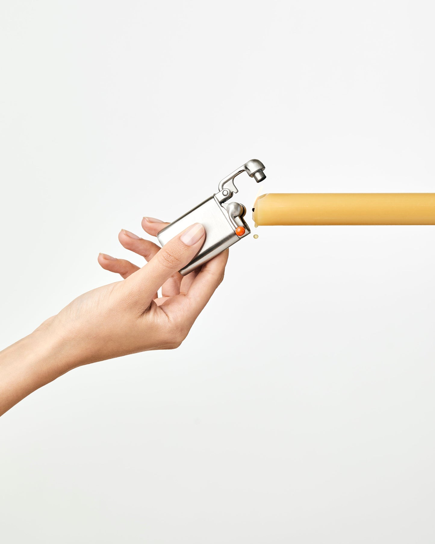 FireLuxe™ – Premium Feuerzeug mit innovativem Swing-Design