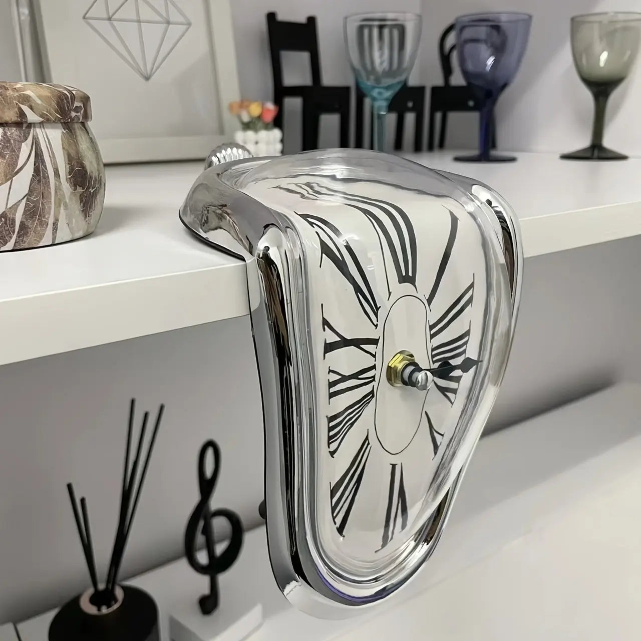 Vintage-Schmelzuhr | Ein Kunstwerk inspiriert von Zeitverzerrung