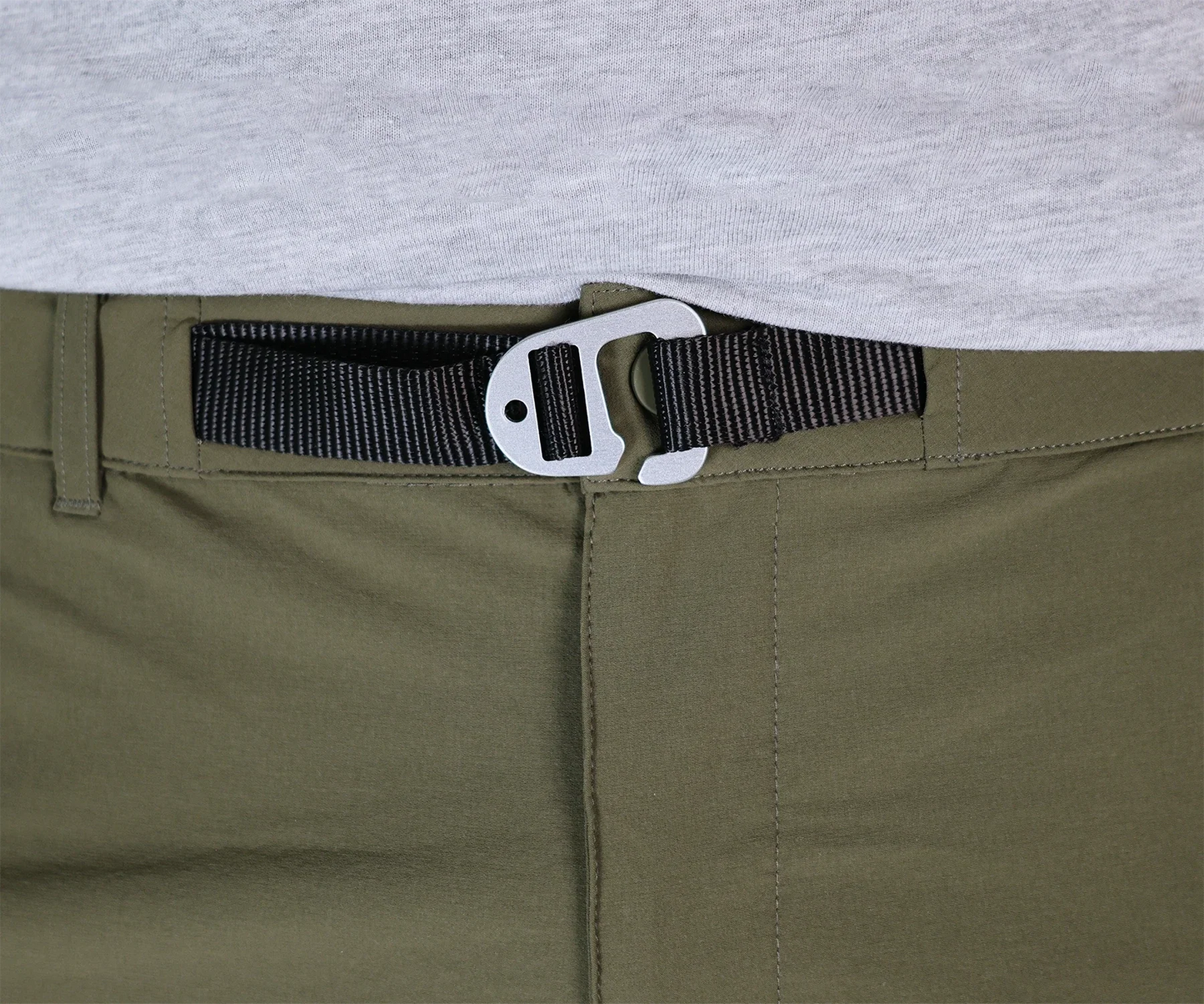 HikeLuxe™ – Funktionale Zip-Off-Hose für Herren beim Wandern