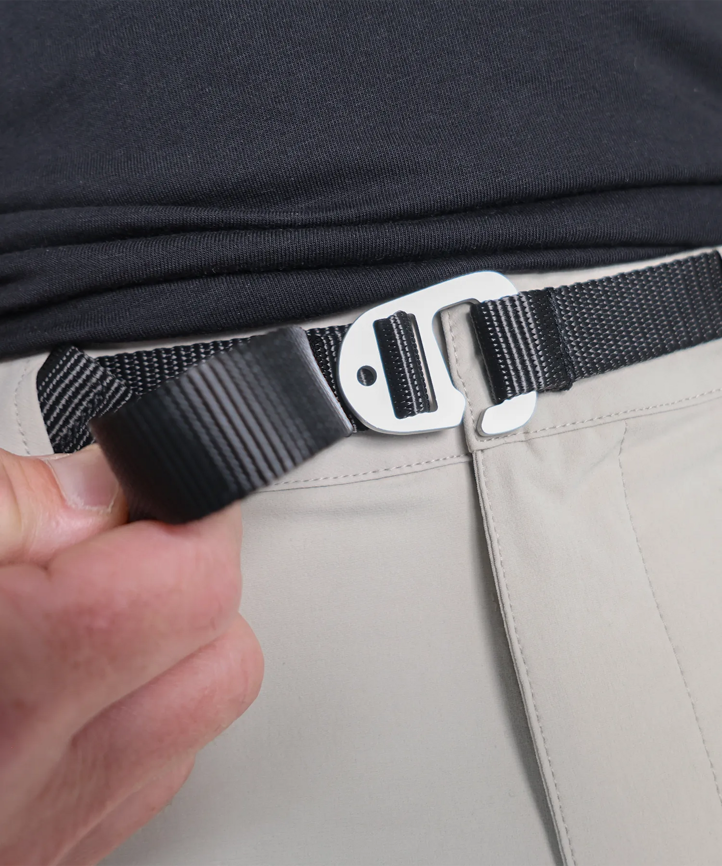 HikeLuxe™ – Funktionale Zip-Off-Hose für Herren beim Wandern