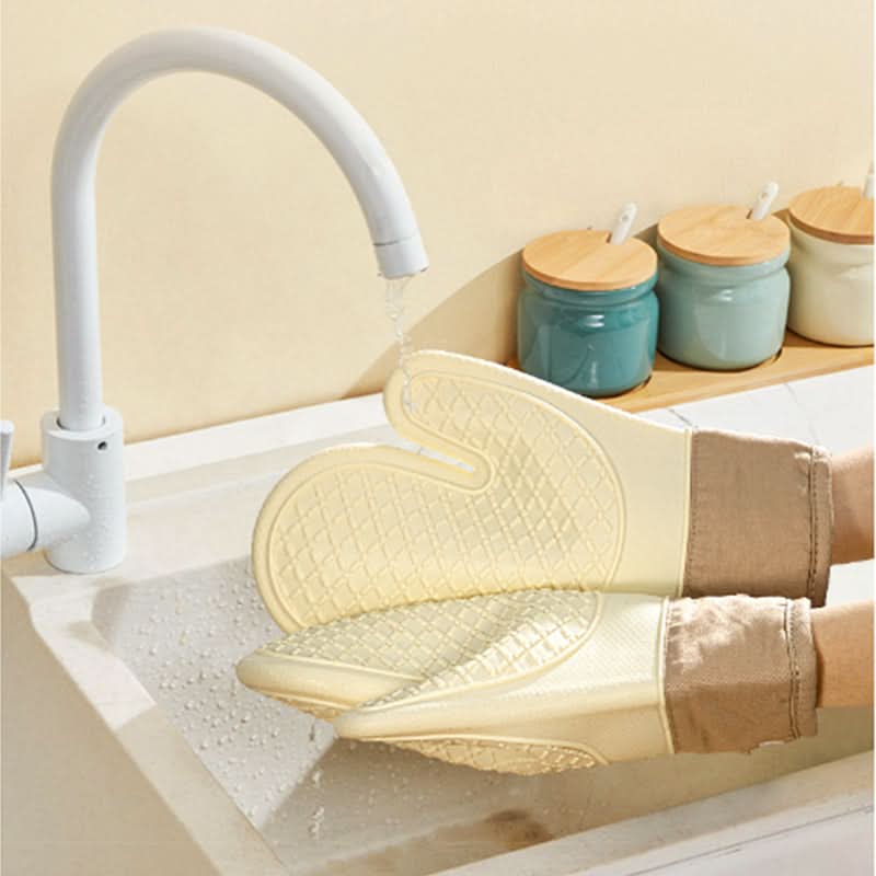 FlameGuard™ | Ofenhandschuhe – Hitzebeständiger Griff für sicheres Kochen