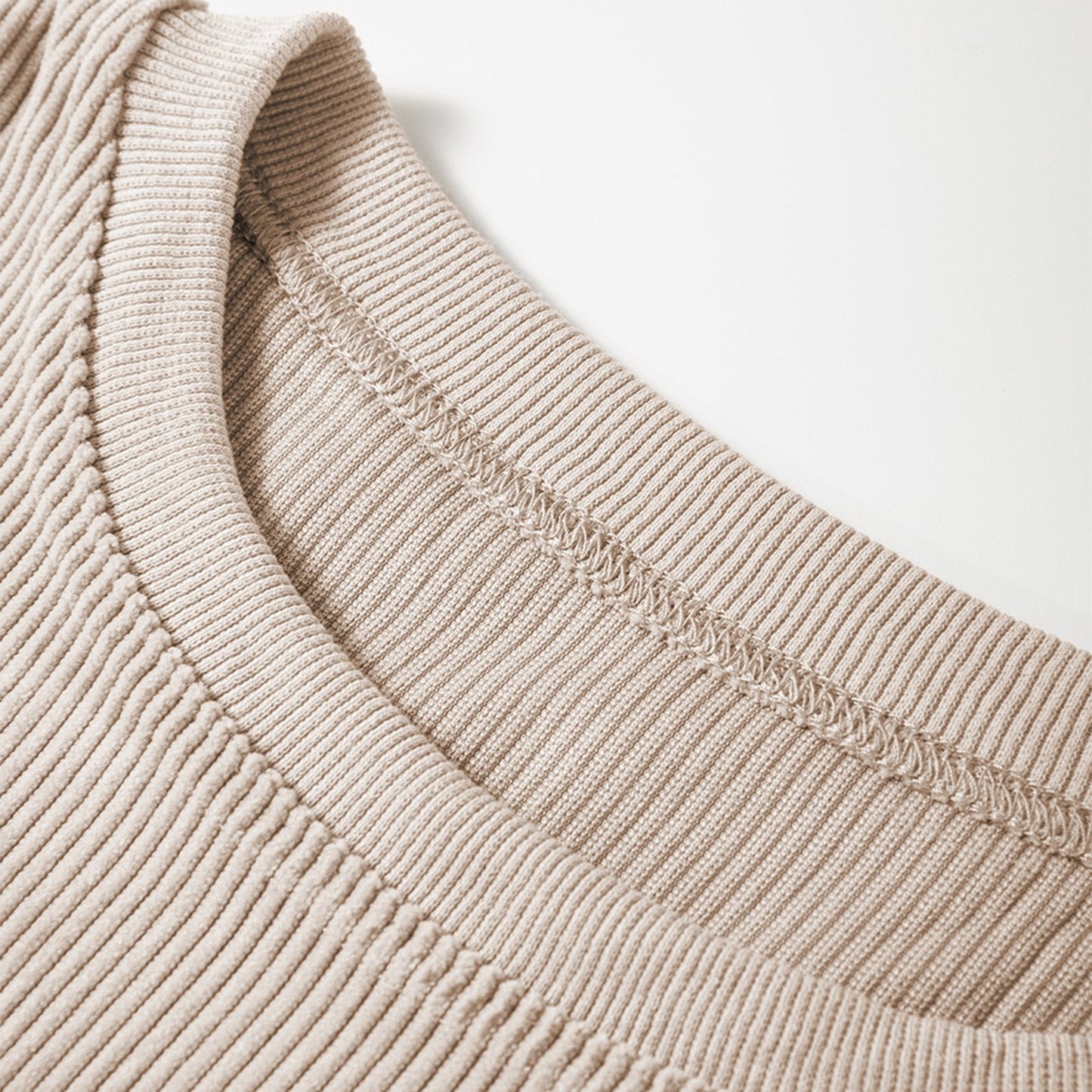 Damen Sweatshirt mit Paillettenmotiv | Lässig, modern & bequem