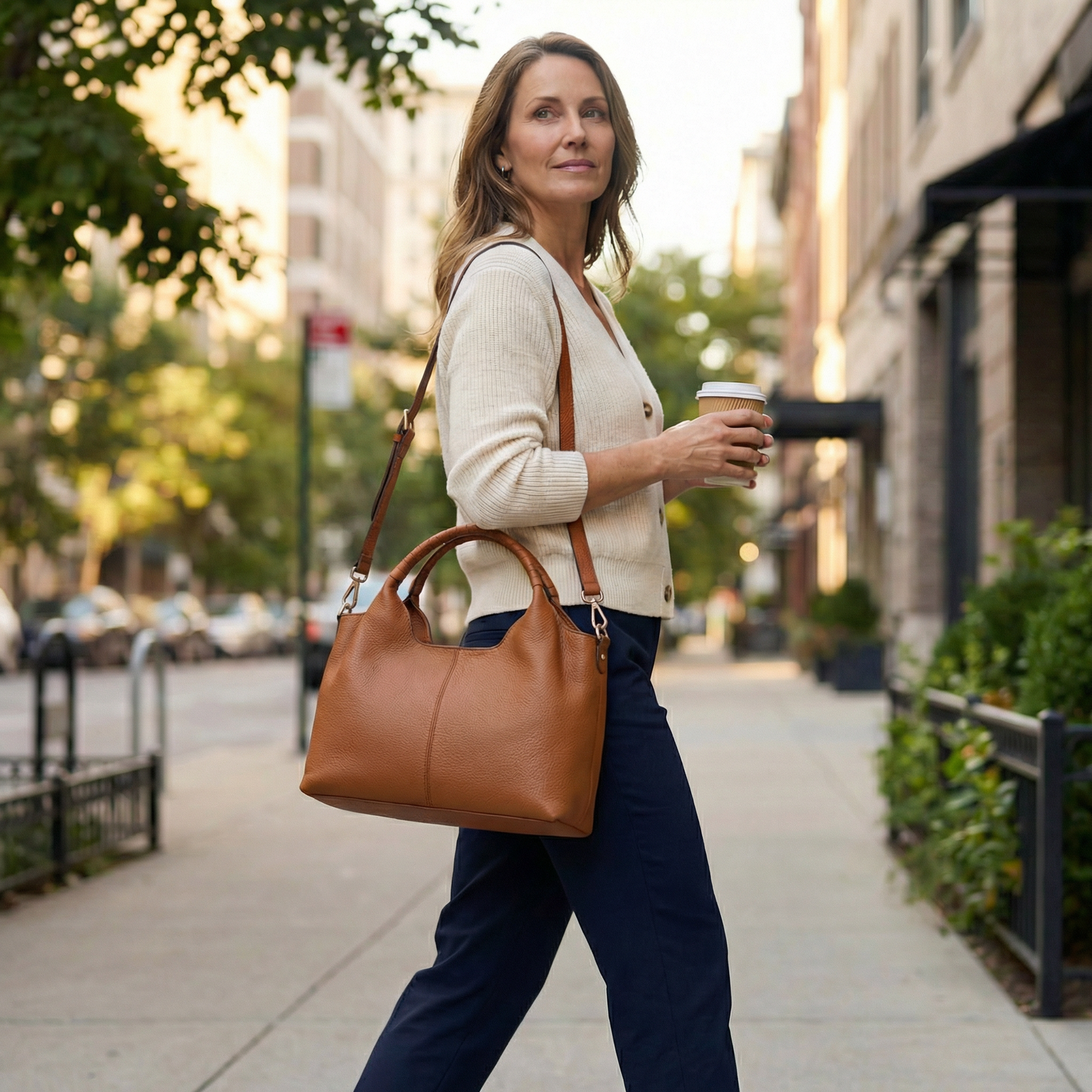 AmberCurve™ | Weiche Leder-Hobo-Tasche mit mehreren Fächern