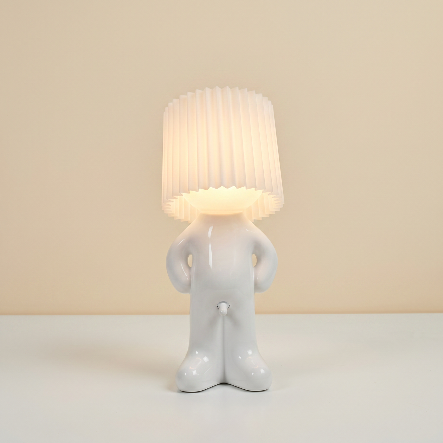 Verschönern Sie Ihr Zuhause mit dem verspielten Charme von Lampen-Larry!